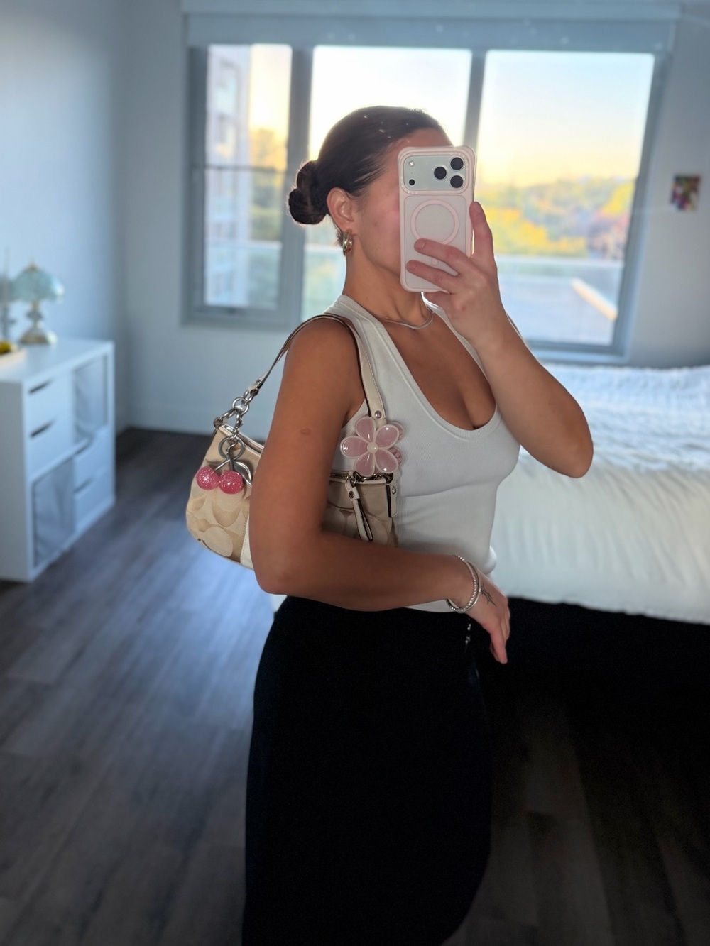 Vinatge  Coach Demi Cream & White Canvas Shoulder Bag - Picture 10 of 10
